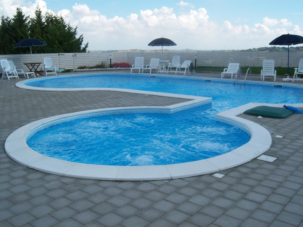 Agriturismo Lo Sgorzolo 佩尔戈拉 外观 照片