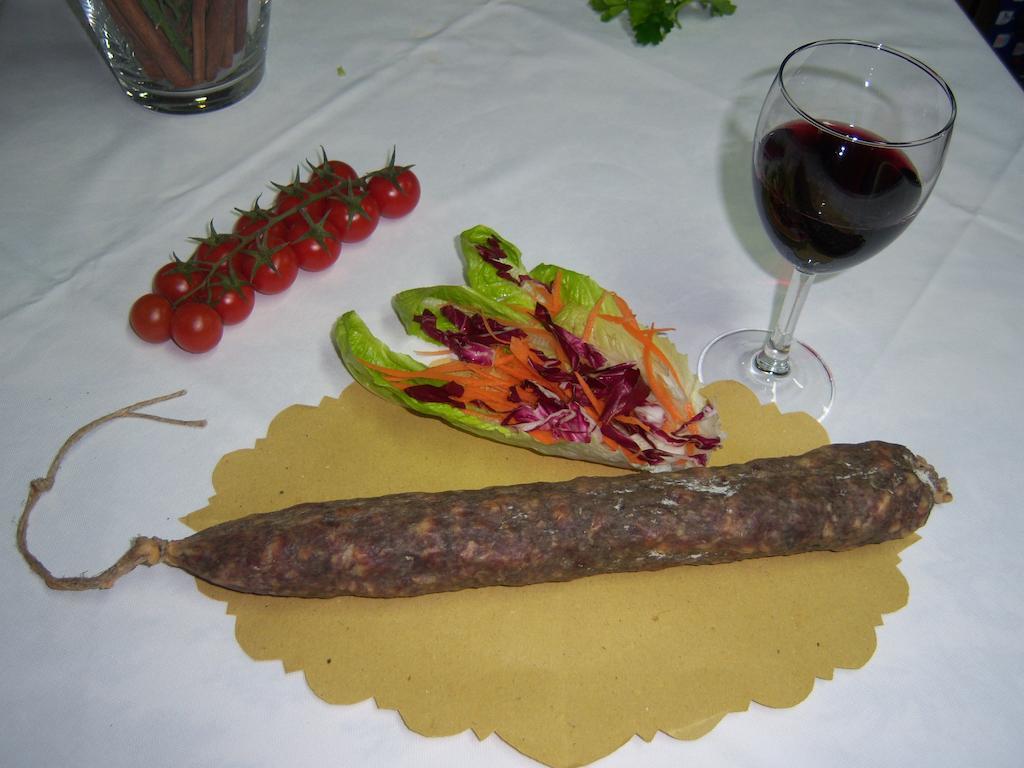 Agriturismo Lo Sgorzolo 佩尔戈拉 外观 照片